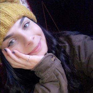 Meet your Posher, Selena